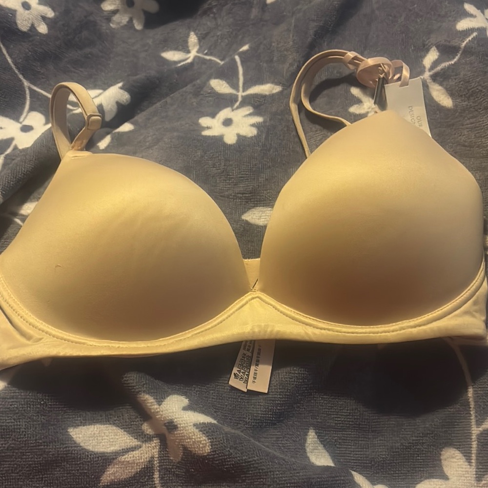 Victoria’s Secret Body By Victoria Nursing Bra NWT